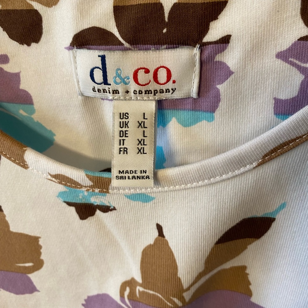 COPY - Ladies short sleeve floral print top by d&co (Denim & Company) - Picture 3 of 10